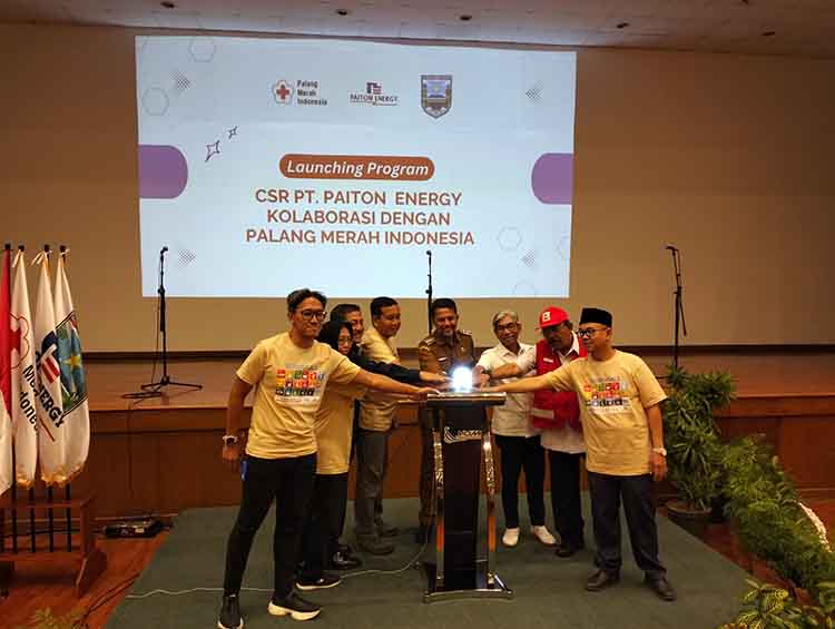 KOLABORASI: Bupati Probolinggo Mohammad Haris me-launching Program CSR di Recreation Hall Desa Sukodadi, Kecamatan Paiton.