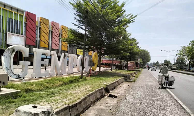 USAHA: Keberadaan Gempol 9 yang menjadi salah satu penggerak ekonomi. Di sisi lain, keberadaannya memicu kontroversi, lantaran dugaan peredaran miras hingga penyediaan LC di wilayah setempat.