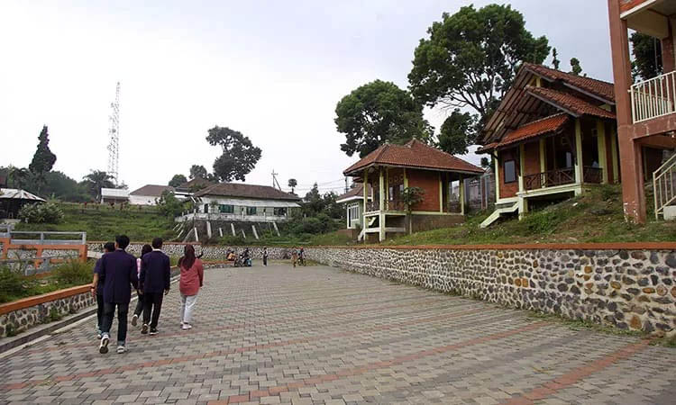 PERLU REHAB: Kawasan Rest Area Tutur yang membutuhkan sentuhan. Tahun ini, dialokasikan hingga Rp 175 juta untuk pemeliharaan.