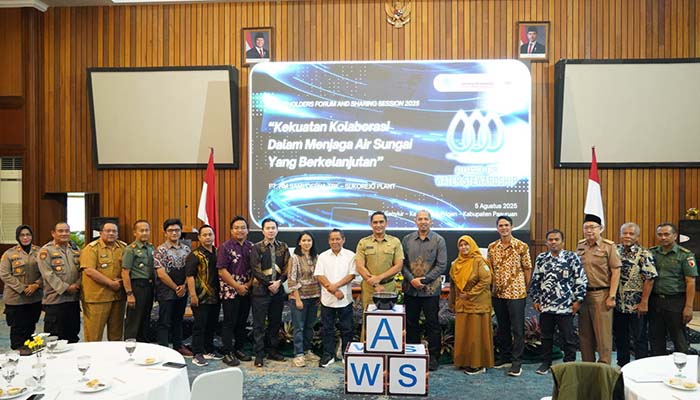 KOMITMEN JAGA SDA: Peserta Stakeholders Forum and Sharing Session AWS 2025 di Kabupaten Pasuruan saat foto bareng.