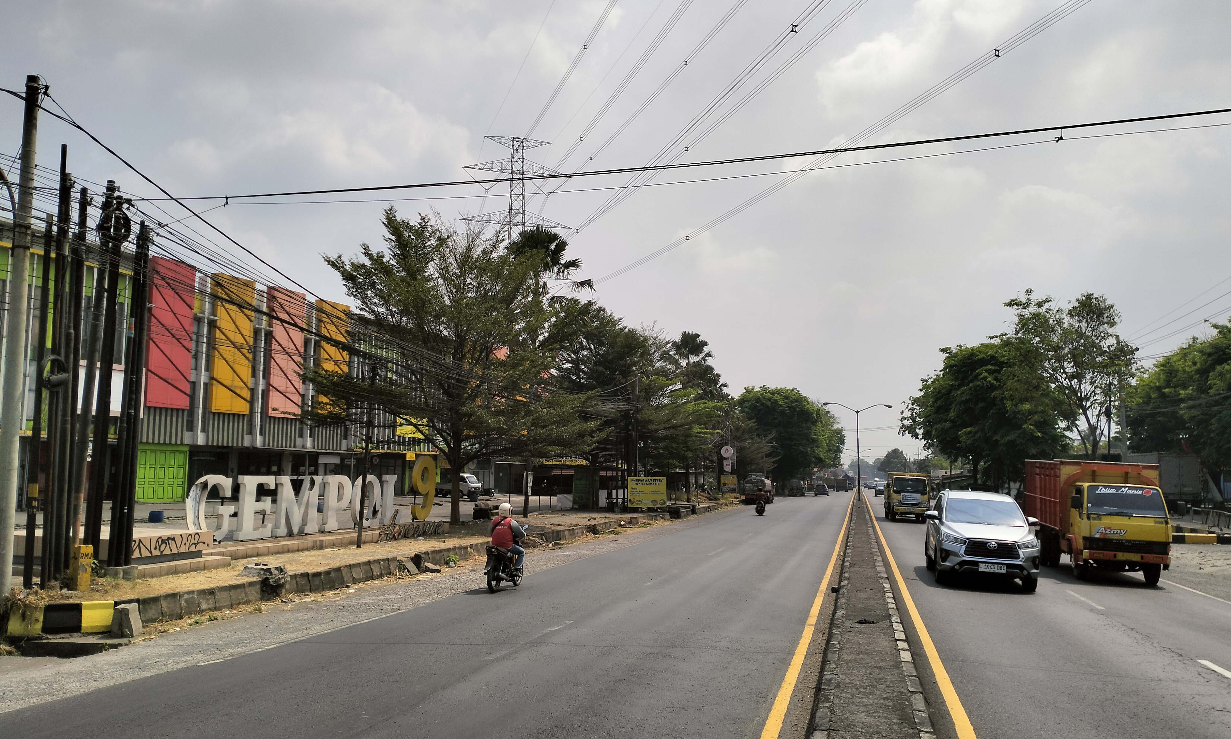 USAHA: Kawasan Gempol 9 yang dimanfaatkan sebagai kafe karaoke. Pemdes dan Satpol PP sepakat untuk melakukan pemantauan bersama.