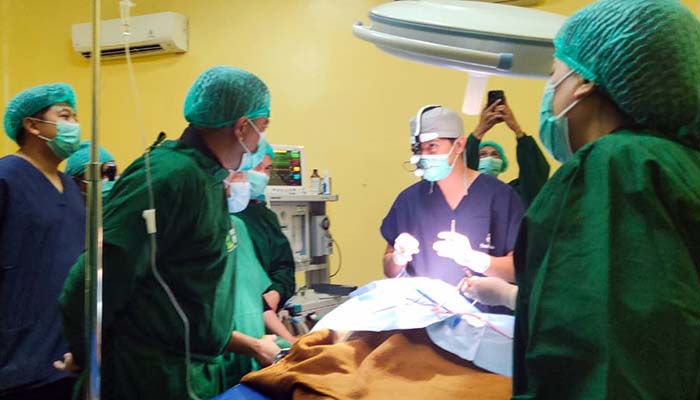 OPERASI: Operasi bibir sumbing ddikuti sebanyak 15 anak-anak, Sabtu (16/8).