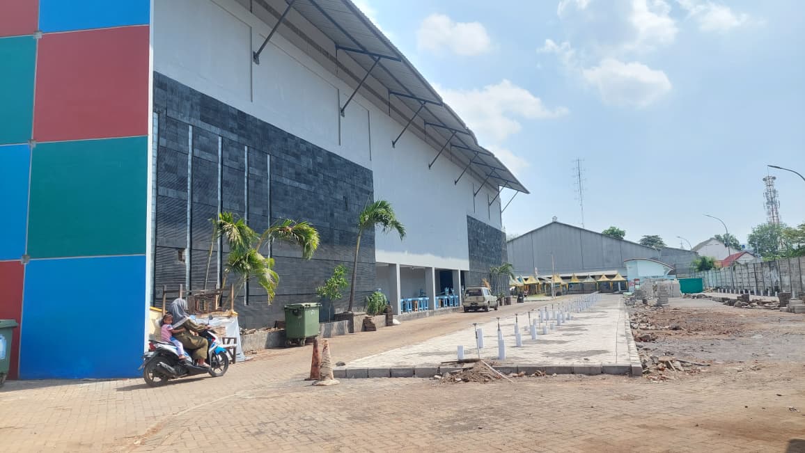 TUNGGU DIBANGUN: Lahan di sisi utara GOR A. Yani, yang juga akan dibangun stan PKL.