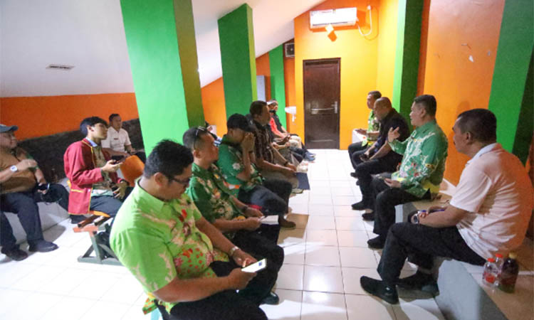 SERIUS: Panitia dari lintas instansi rapat koordinasi untuk persiapan opening.