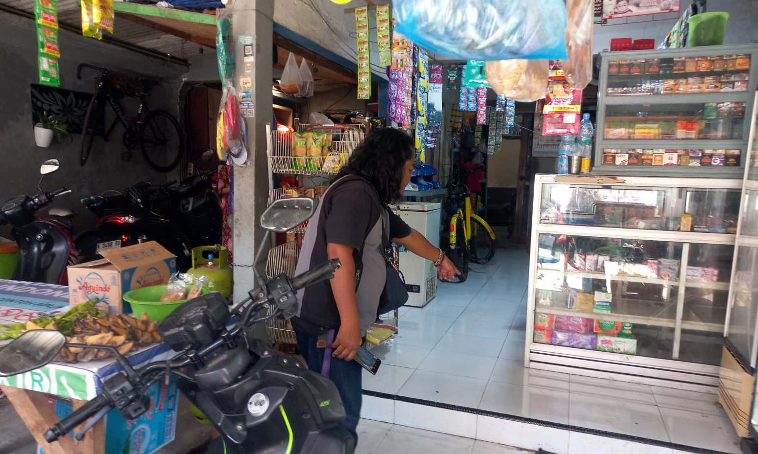 TKP: Lokasi dugaan pencurian sekarung beras di toko milik Diah Agustina, 50, Kelurahan Kebonsari Kulon, Kecamatan Kanigaran, Kota Probolinggo.