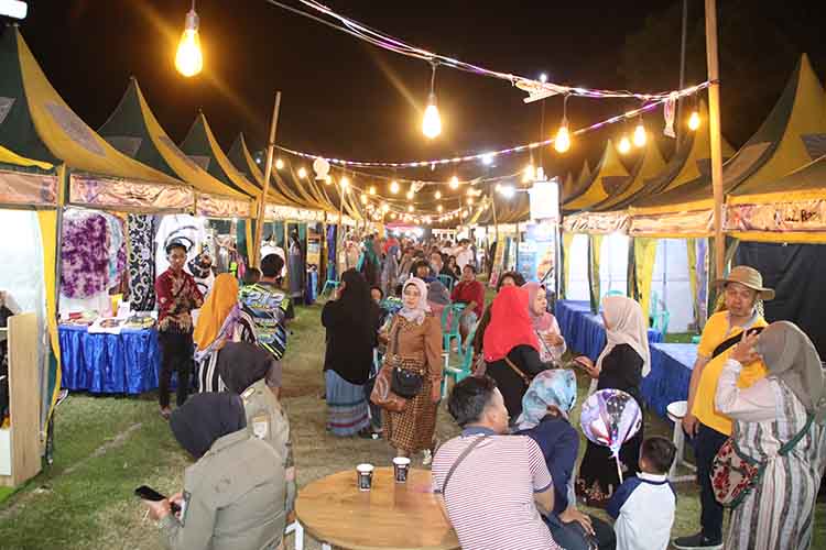 EKONOMI: Upaya peningkatan ekonomi kreatif melalui destinasi wisata, batik, kriya, sanggar budaya dan seni, hingga kuliner dikonsep sedemikian rupa dalam Batik in Motion 2025 ini.