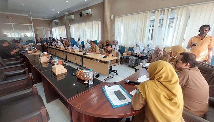 Suasana Rapat Dengar Pendapat pungutan oknum bidan pada pasien yang sudah ter-cover BPJS.