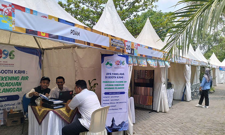 Deretan tenant milik OPD dan pelayanan di acara Pekan Raya Pasuruan 2025