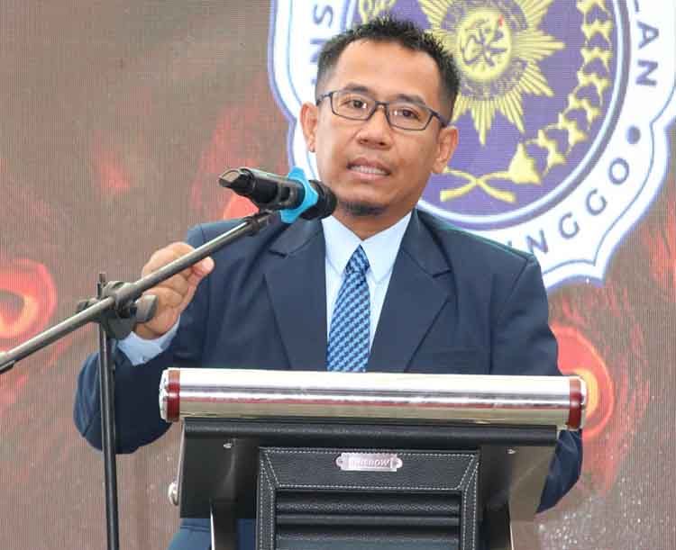 SAMBUTAN: Rektor IAD Probolinggo Benny Prasetya, M.Pd. menyampaikan sambutan dalam PESTAMA Tahun Akademik 2025/2026.