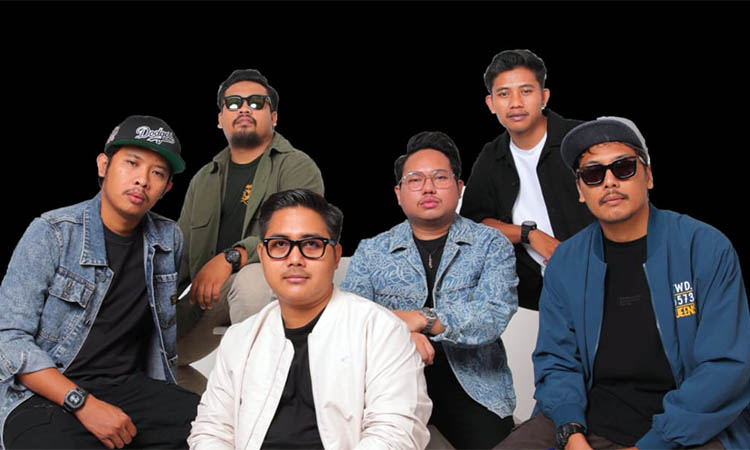 SIAP MENGHIBUR: Selain penampilan New Monata, ada Guyon Waton yang juga akan membuat heboh panggung amphitheater Taman Candra Wilwatikta Pandaan, Senin (29/9) malam.
