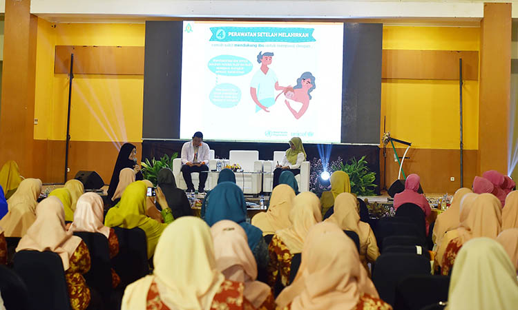 Kegiatan talk show kesehatan tentang Asi Ekslusif dan kanker payudara bersama dengan dr. Deanty Ayu Putri Anggraeni Sp.A dari RSUD Bangil dan dr. Anggar Prawira Purwanto Sp.B dari RSUD Grati.