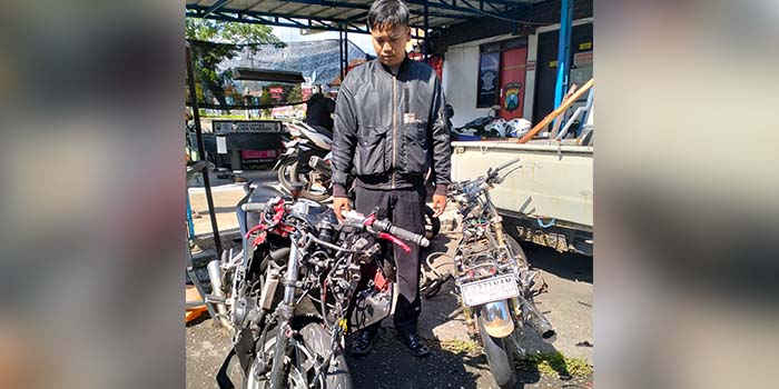 Kondisi motor Honda CBR 250 dan Honda CB usai adu moncong di depan TCW Pandaan.