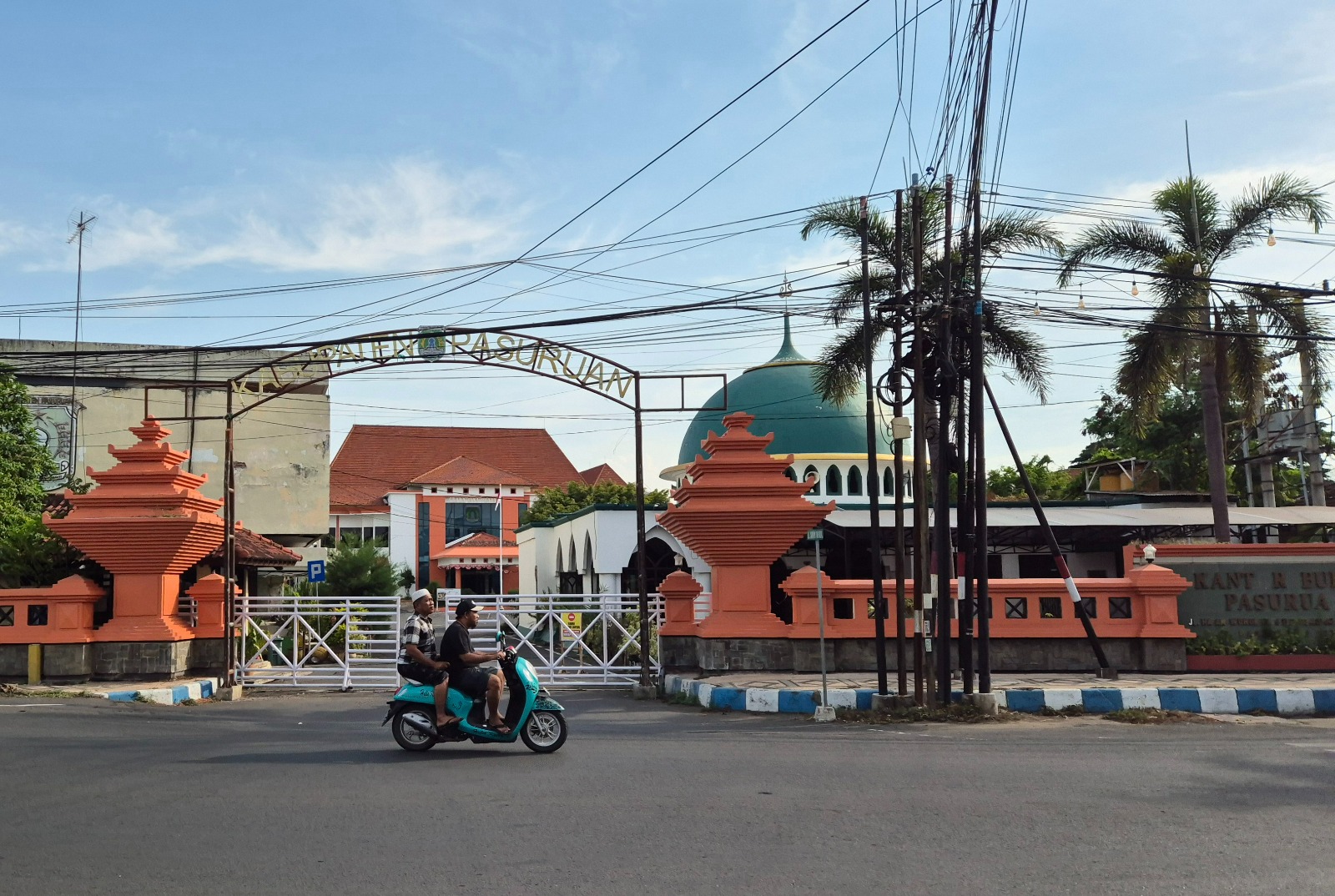 BERSEJARAH: Kawasan eks kantor Pemkab Pasuruan yang dahulunya merupakan kantor residen. Saat ini, area setempat dimanfaatkan untuk Sekolah Rakyat.
