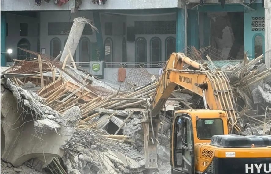 Basarnas resmi menutup pencarian korban dan evakuasi Ponpes Al Khoziny, Sidoarjo, Jawa Timur.