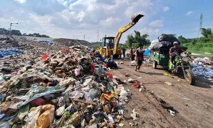 MENUMPUK: Sampah yang ada di TPA Wonokerto, Kecamatan Sukorejo. Pemkab Pasuruan berencana untuk mengembangkan fasilitas yang ada di TPA setempat.