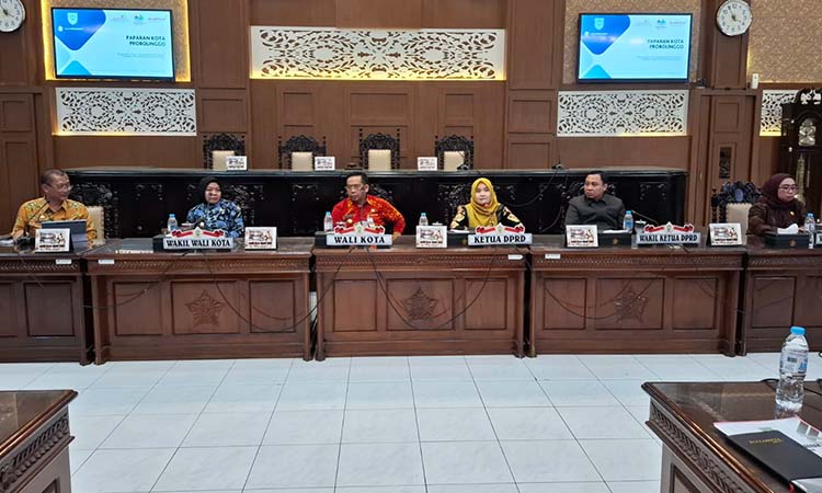 Suasana rapat internal kepala daerah beserta DPRD dan sejumlah OPD, terkait persiapan paparan di kantor KPK RI.