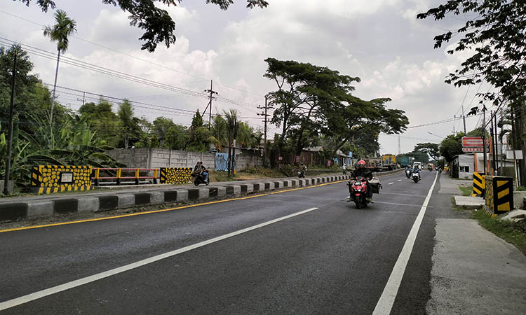 TERAWAT: Salah satu titik jembatan yang masuk kewenangan BBPJN Jatim Bali. Jembatan tersebut dirawat dengan baik, agar kondisinya nyaman.
