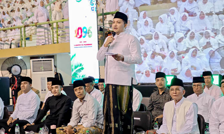 PENGAJIAN: Peringatan Maulid Nabi Muhammad SAW yang menghadirkan 4 ribu cowek serta penceramah kondang, Gus Kautsar dan KH Syarofuddin Ismail Qoimas.
