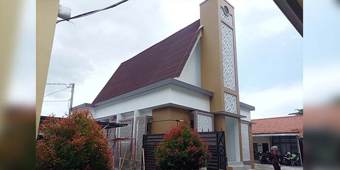 MEGAH: Masjid An Nur yang berdiri di lingkungan kantor Kejari Kabupaten Probolinggo. (Agus Faiz Musleh/ Radar Bromo)