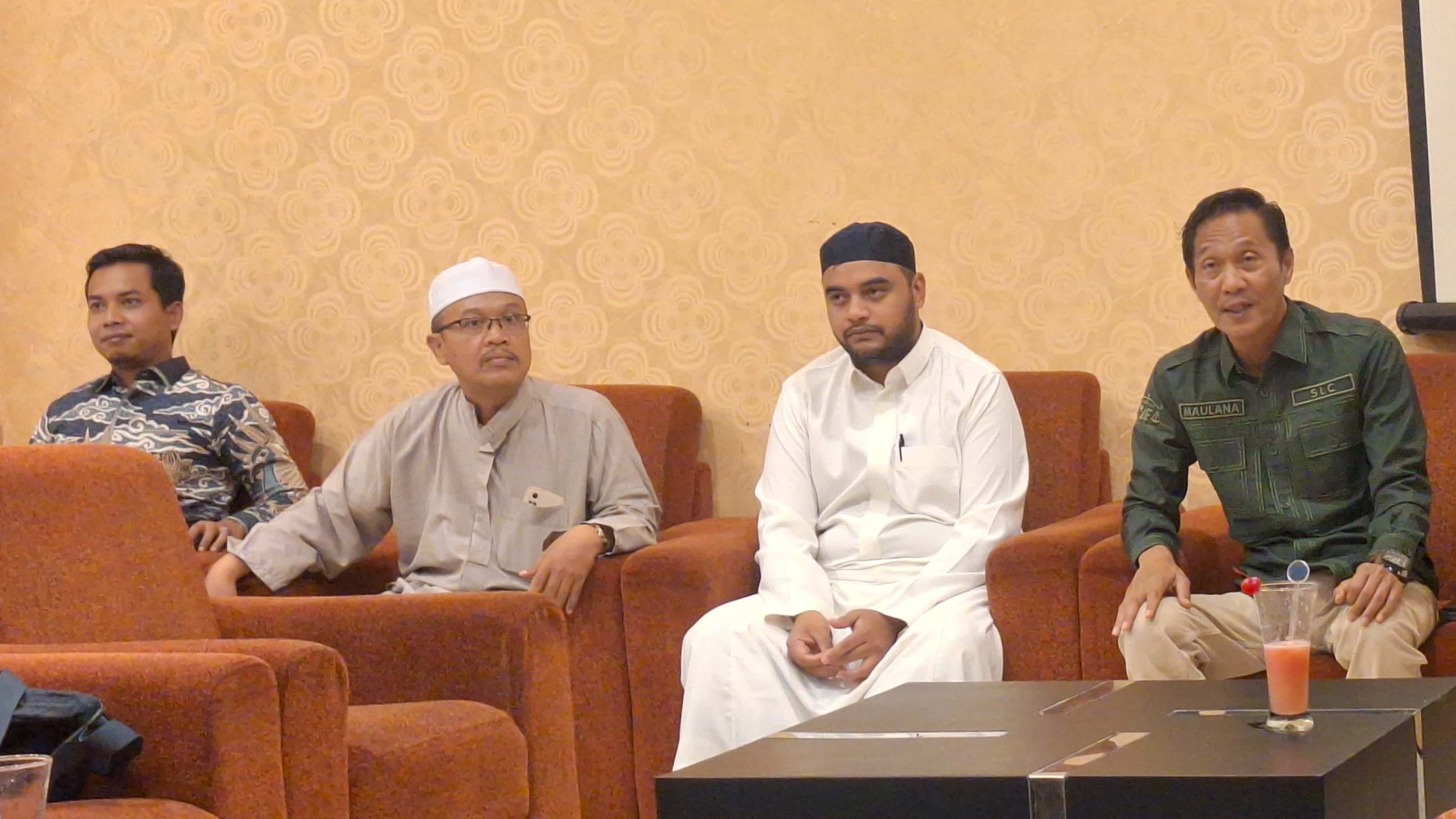 IKUT BERDUKA: Perwakilan Ponpes Dalwa soal insiden belasan santri jatuh dari tangga hingga membuat 1 santri meninggal.