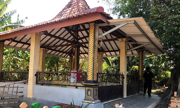 PEMBABAT ALAS: Makam Mbah Selo dan Nyai Sari di Dusun Bukolan, Desa Tamansari, Kecamatan Dringu, Kabupaten Probolinggo.