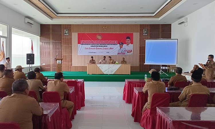 KHIDMAT: Acara Pengukuhan pengurus PKDI berlangsung penuh khidmat, di aula Kebon Pring Senin (3/11).