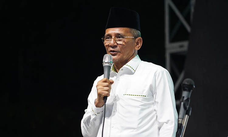 2.	CLOSING: Wakil Bupati Pasuruan, HM Shobih Asrori saat memberikan sambutan di acara penutupan Pekan Raya Santri Pasuruan 2025 yang jadi puncak kegiatan Hari Santri Nasional di Kabupaten Pasuruan.