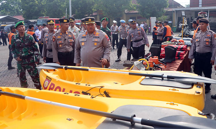 PERSIAPAN: Datangnya penghujan membuat Forkopimda Kabupaten Pasuruan siap siaga. Pasalnya, musim hujan rentan terjadinya bencana.