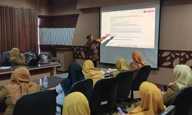 SERIUS: Rakor evaluasi kabupaten layak anak yang digelar beberapa waktu lalu.
