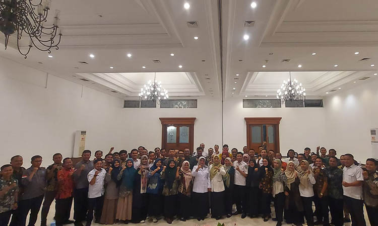 PESERTA: Para operator dapodik dan guru mengikuti bimtek selama 3 hari.