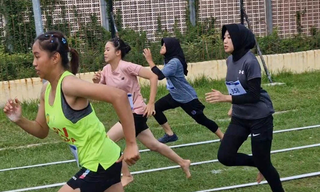 USIA DINI: Atlet atletik yang mengikuti kejurkot di Stadion Bayuangga beberapa waktu lalu.