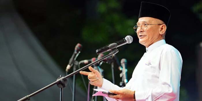 HEROIK: Gus Shobih saat momen Heroik Santri Nasional 2025. Kehadirannya memberi semangat para santri, jika mereka merupakan agen perubahan.