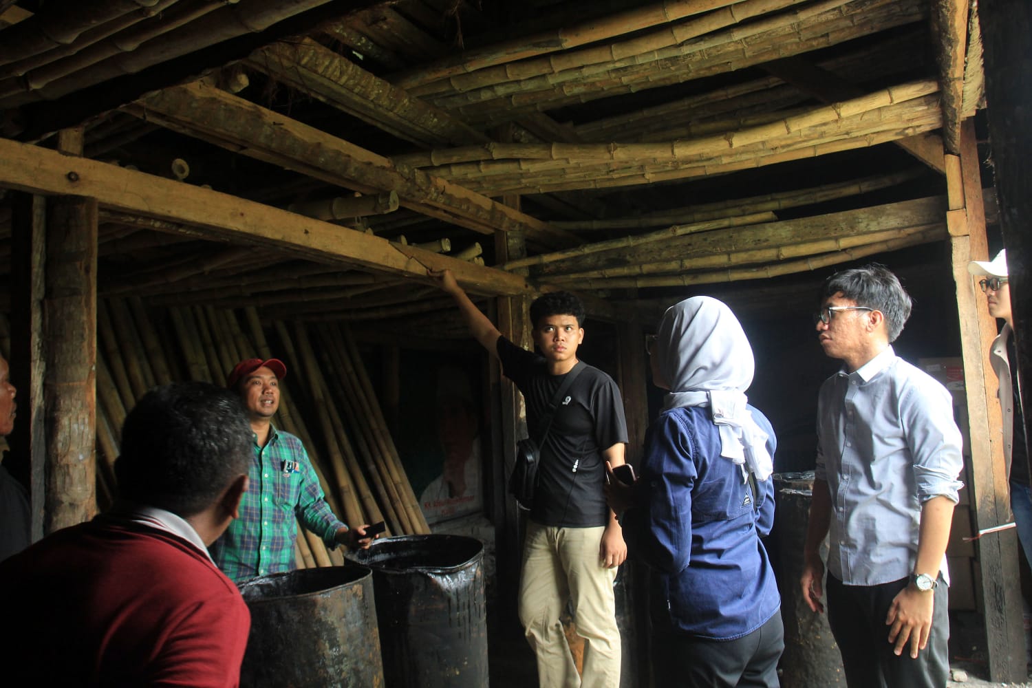 GUDANG : Selain bantuan 2 alat uji tanah, BI Malang juga membangun gudang pembenihan bagi Poktan Rowo Makmur Satu.