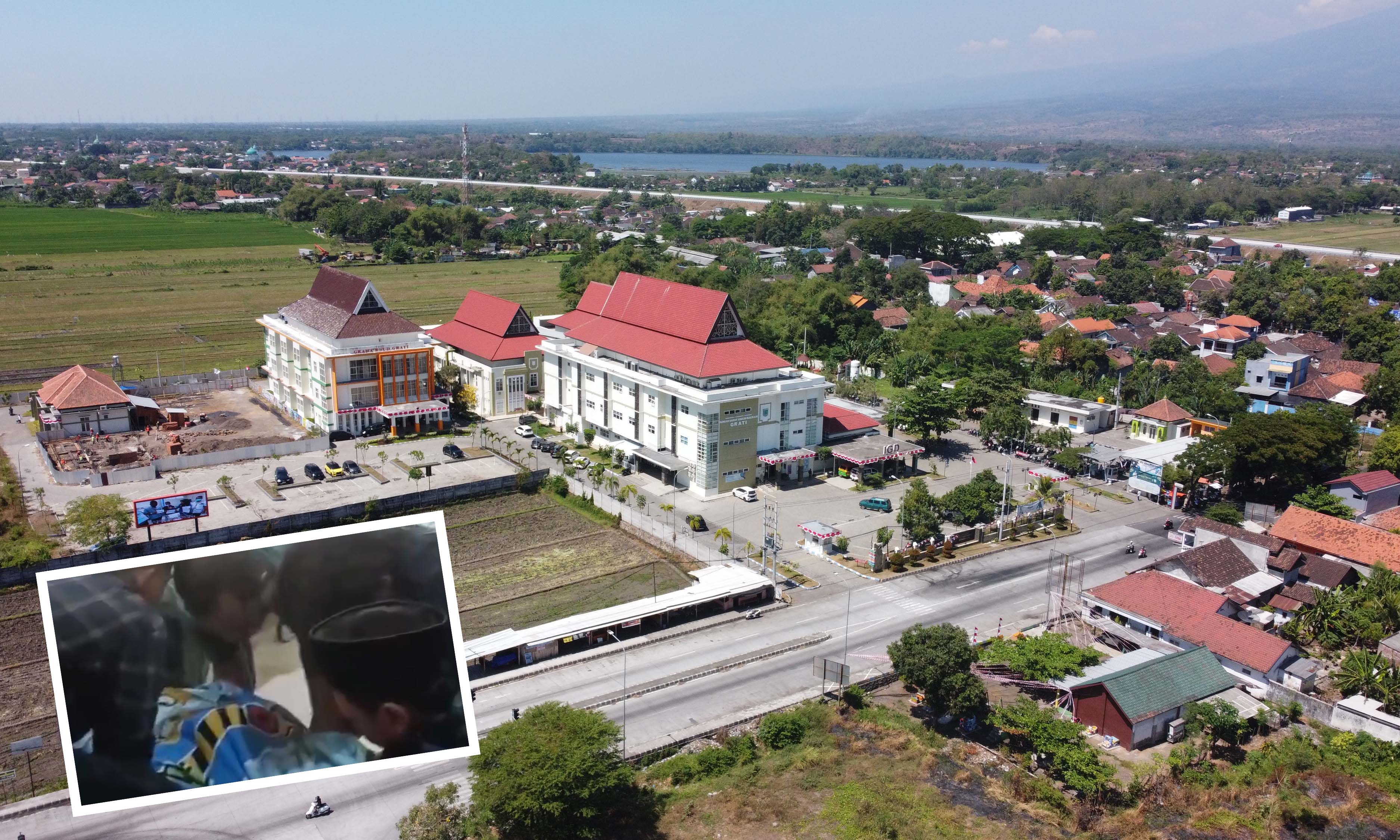 MEGAH: Bangunan RSUD Grati yang menjadi tempat pelayanan kesehatan bagi masyarakat, terutama wilayah timur Kabupaten Pasuruan. BOPONG: Sejumlah warga saat tengah membopong jenazah yang ada di RSUD Gra