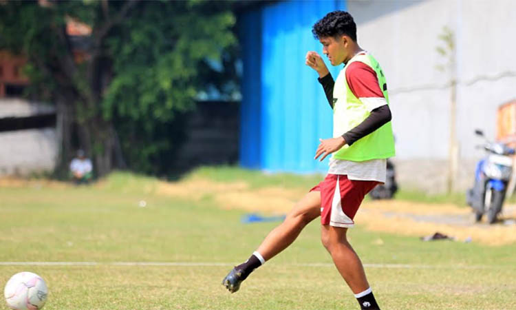 ANDALAN BELAKANG: Marcell Januar eks punggawa timnas U-16 yang akan memperkuat lini bertahan Laskar Sakera musim ini.