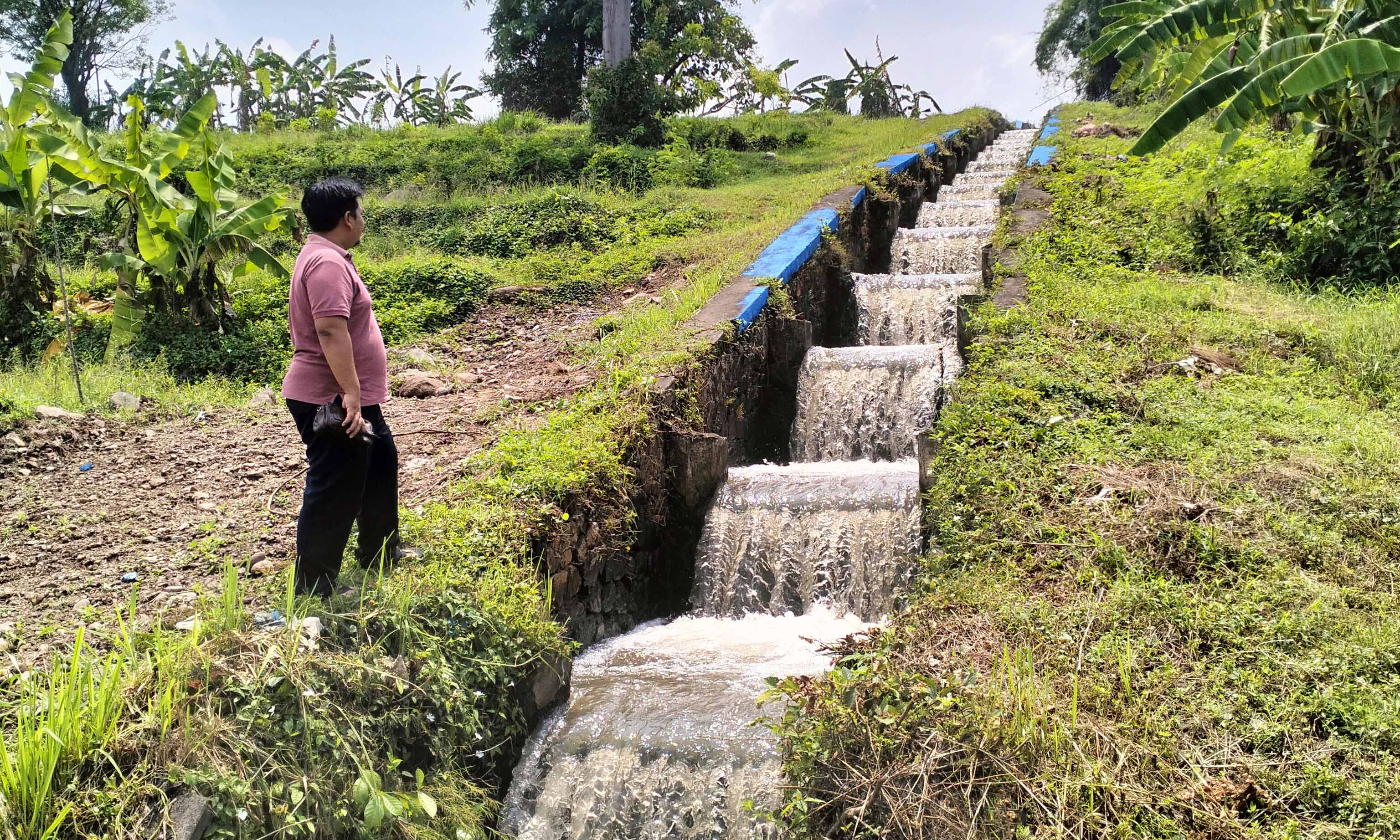 BERTINGKAT: Saluran air Kedung Prenteng yang tampak estetik lantaran sistemnya yang bertingkat. Bangunan tersebut direalisasikan era kolonial Belanda.