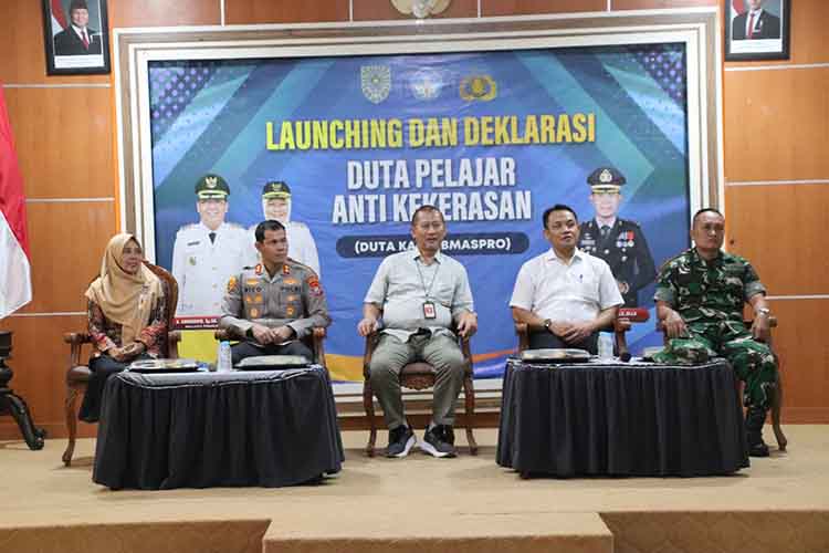LAUNCHING: Kegiatan ini merupakan program strategis kepolisian dan pemkot melalui Disdikbud dan didukung oleh GP Anshor Kota Probolinggo untuk menjaga keamanan dan ketertiban di lingkungan sekolah.&nbsp;&nbsp;
