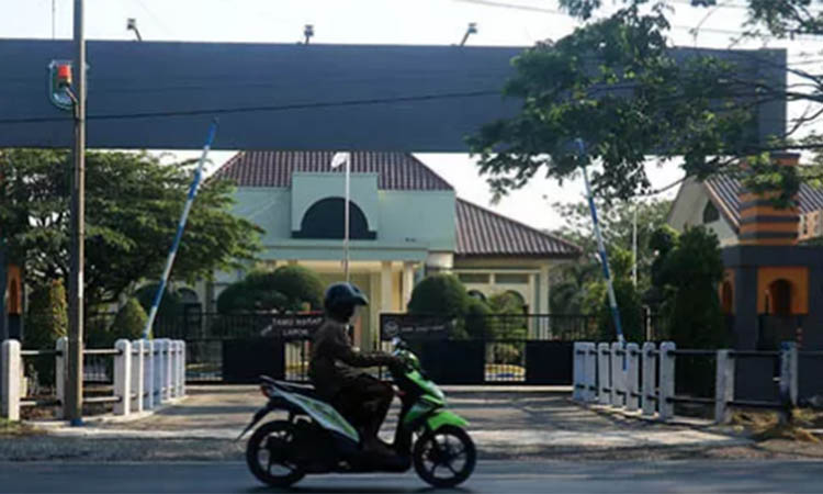 Tampak depan bangunan Balai Latihan Kerja di rejoso milik Pemkab Pasuruan.