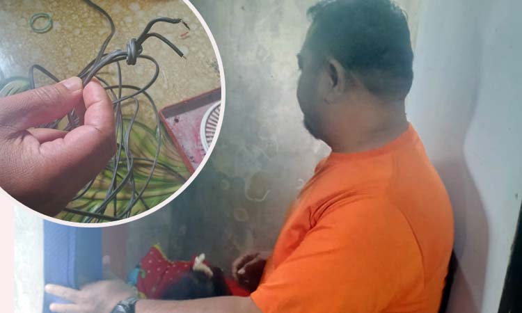 NAHAS: Polisi saat melakukan olah TKP kamar tempat korban Martini ditemukan meninggal. Inset kabel terbuka yang didapati dipegang korban yang terbujur kaku.