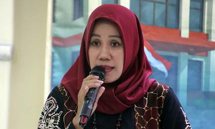 NARASUMBER: Wiwik Suryani