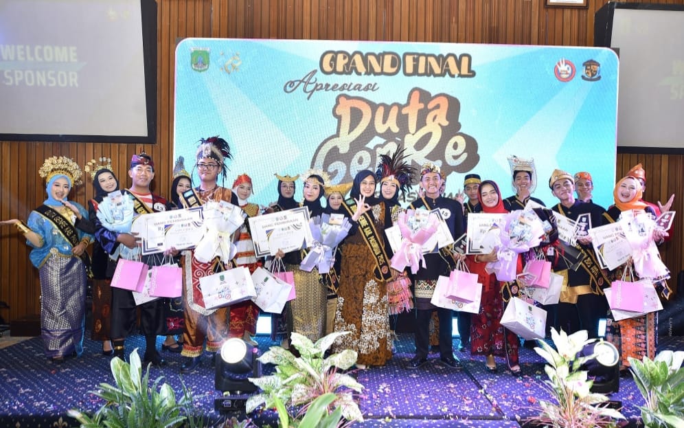 SEMARAK: Momen Grand Final Apresiasi Duta Genre di Hotel Royal Senyiur Prigen, Kamis (20/11) yang berlangsung semarak.