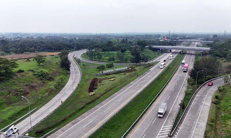 PENYESUAIAN TARIF BARU: Ruas tol Gempol-Pasuruan saat dipotret dari udara.