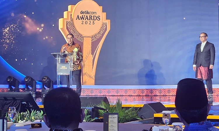 Menteri Kebudayaan Fadli Zon saat memberi sambutan usai meraih penghargaan DetikJatim.