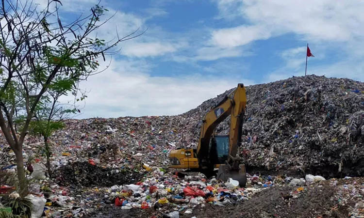TUMPUKAN SAMPAH: Kondisi TPA Wonokerto Kecamatan Sukorejo yang ditumpuki sampah.