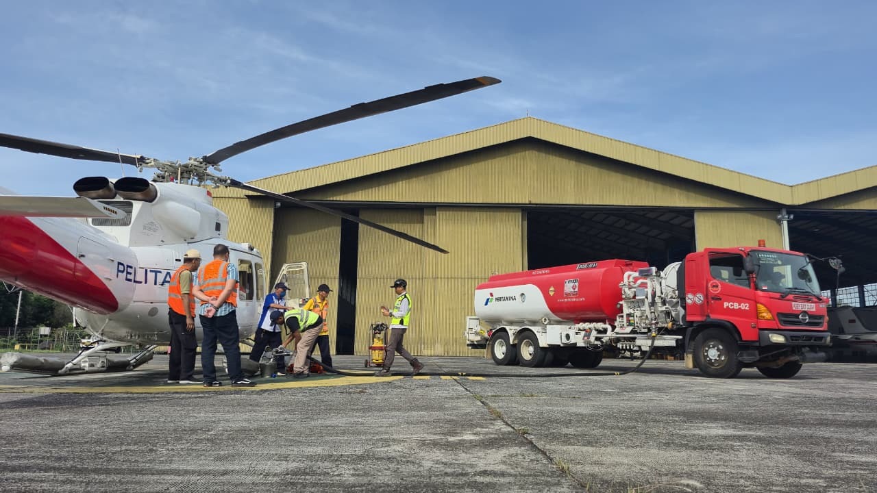 Anak usaha Pertamina, Pelita Air Service, menerbangkan Heli tipe Bell 412 EP untuk mengangkut BBM dan bantuan lain, serta menjalankan Misi Penerbangan Emergency untuk penanganan kebutuhan masyarakat