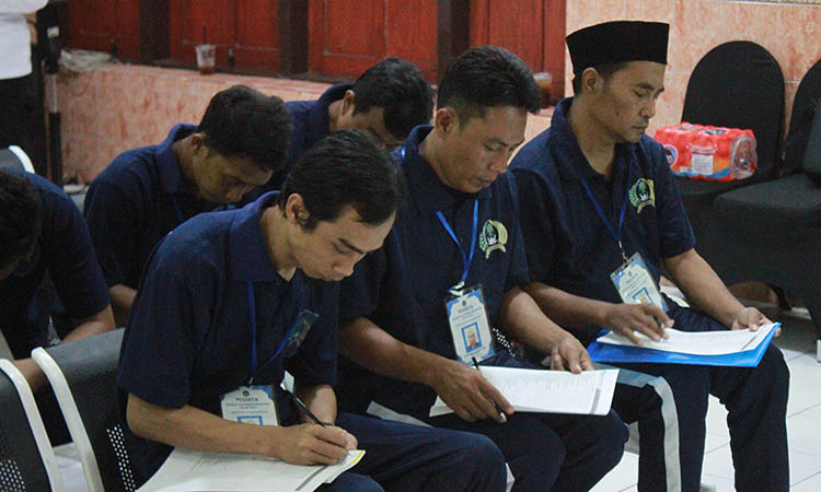 ASESMEN: Sebanyak 100 WB saat menjalani asesmen di Lapas IIB Pasuruan.