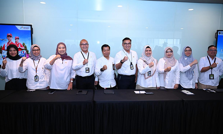 PERSIAPAN LEBIH AWAL: Jajaran direksi Pertamina.