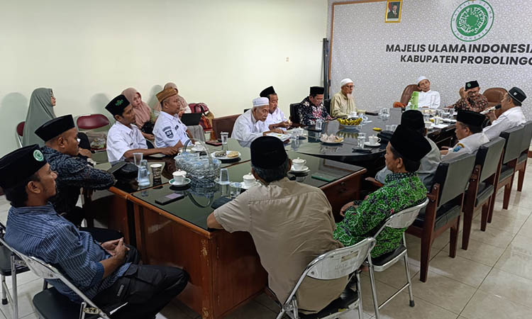 SESUAI SCHEDULE: Rapat persiapan musda yang digelar di Kantor MUI Kabupaten Probolinggo, lantai 1 Gedung Islamic Centre (GIC) Kraksaan, Rabu (3/12) lalu.