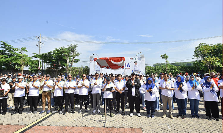 1.	DEKLARASI ANTIKORUPSI: Wakil Bupati Pasuruan, HM. Shobih Asrori saat mengajak seluruh jajaran pemkab Pasuruan untuk deklarasi dan komitmen antikorupsi di acara Hakordia 2025.