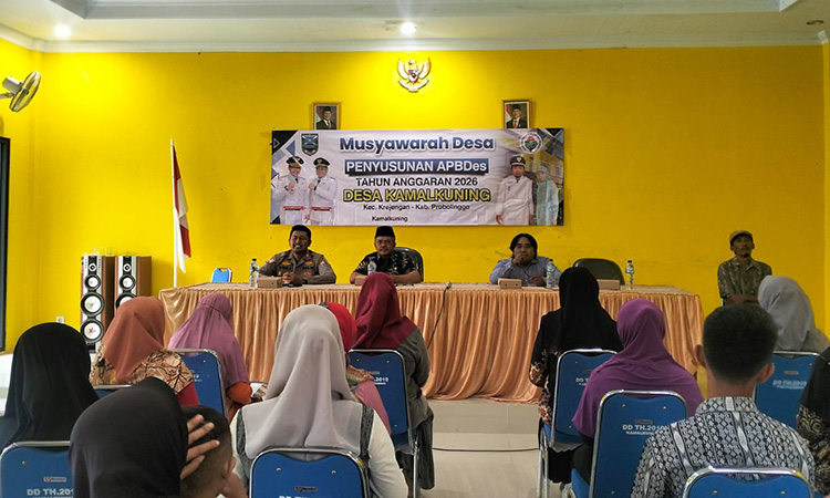 PENUH ANTUSIAS: Suasana Musyawarah Desa Kemalkuning, Krejengan. (Agus Faiz Musleh/ Radar Bromo)